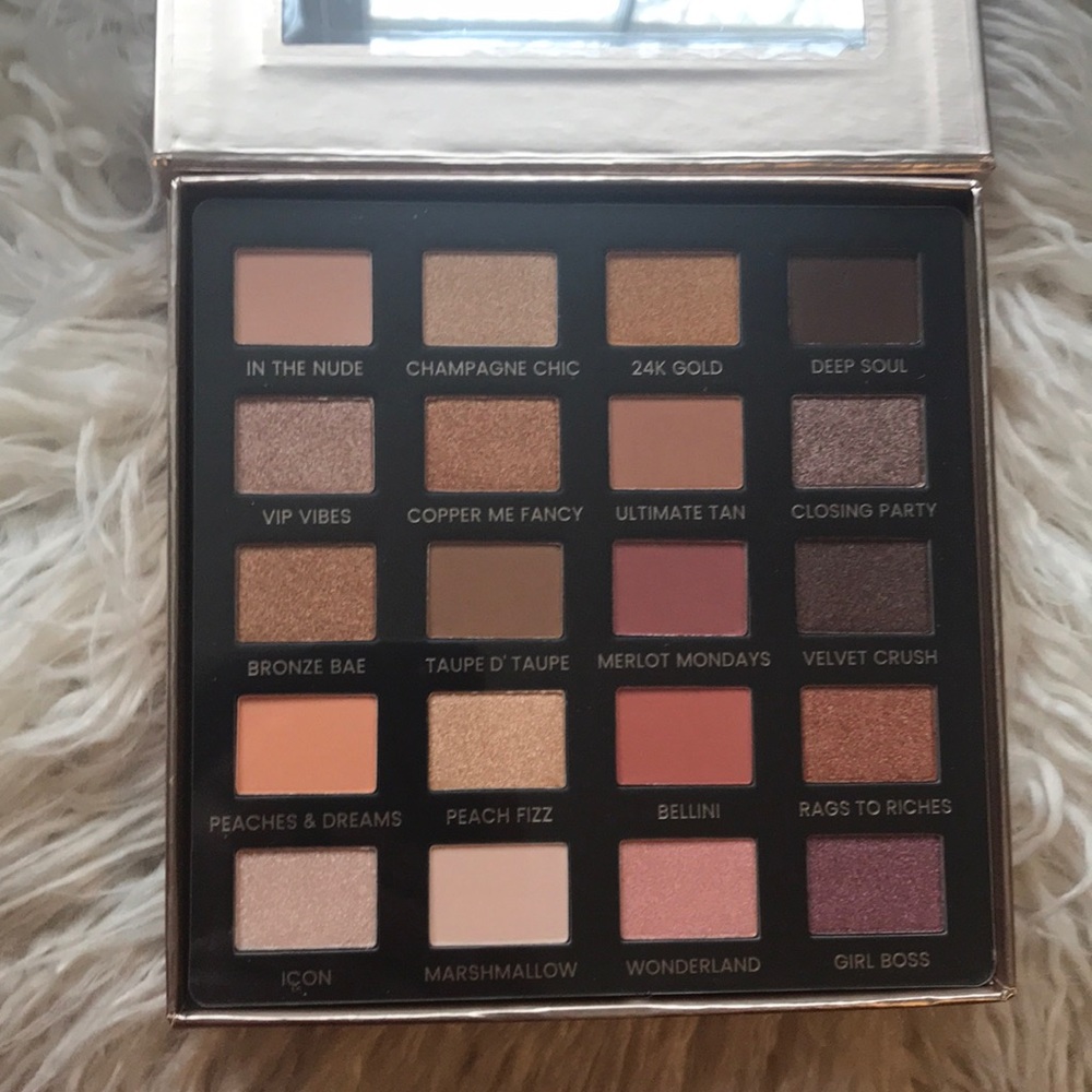 Eyeshadow palette - Picture 3 of 5